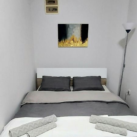 Appartamento Apartman Splendid Kladovo Esterno foto